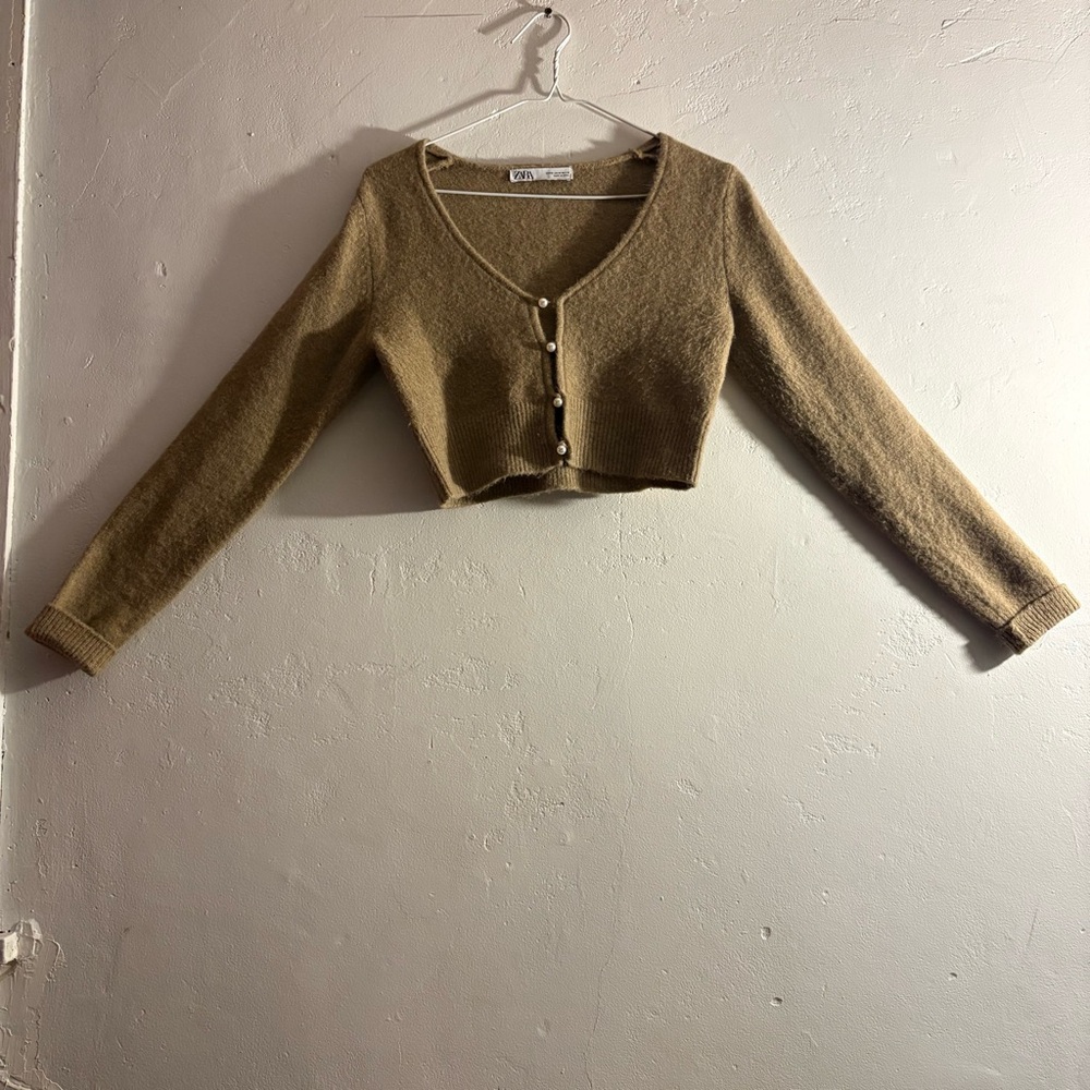 Zara Tan Button Up Crop Sweater Size Medium